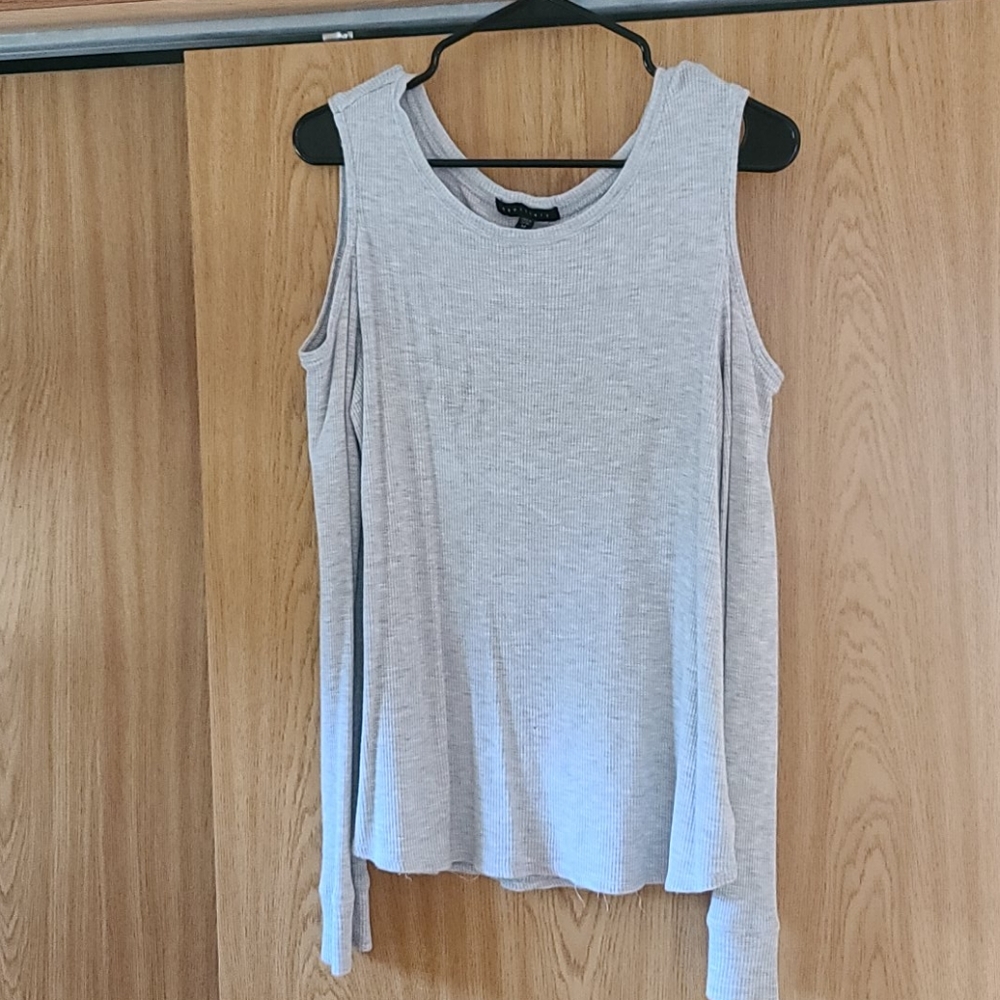 Gray shoulder less long sleeve